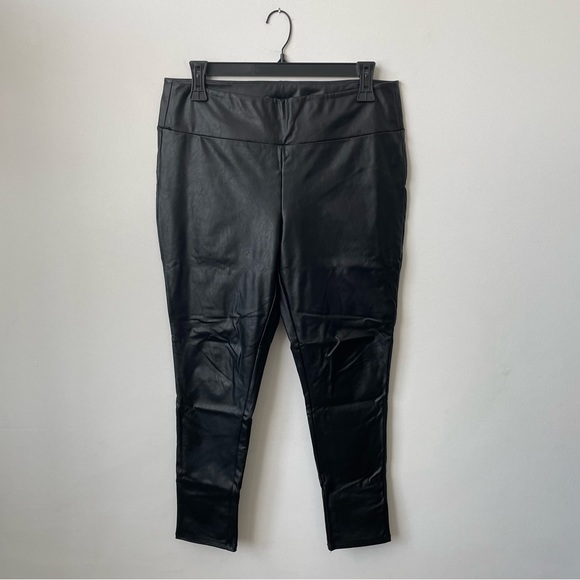 Kendall & Kylie Faux Leather Leggings - Picture 2 of 4